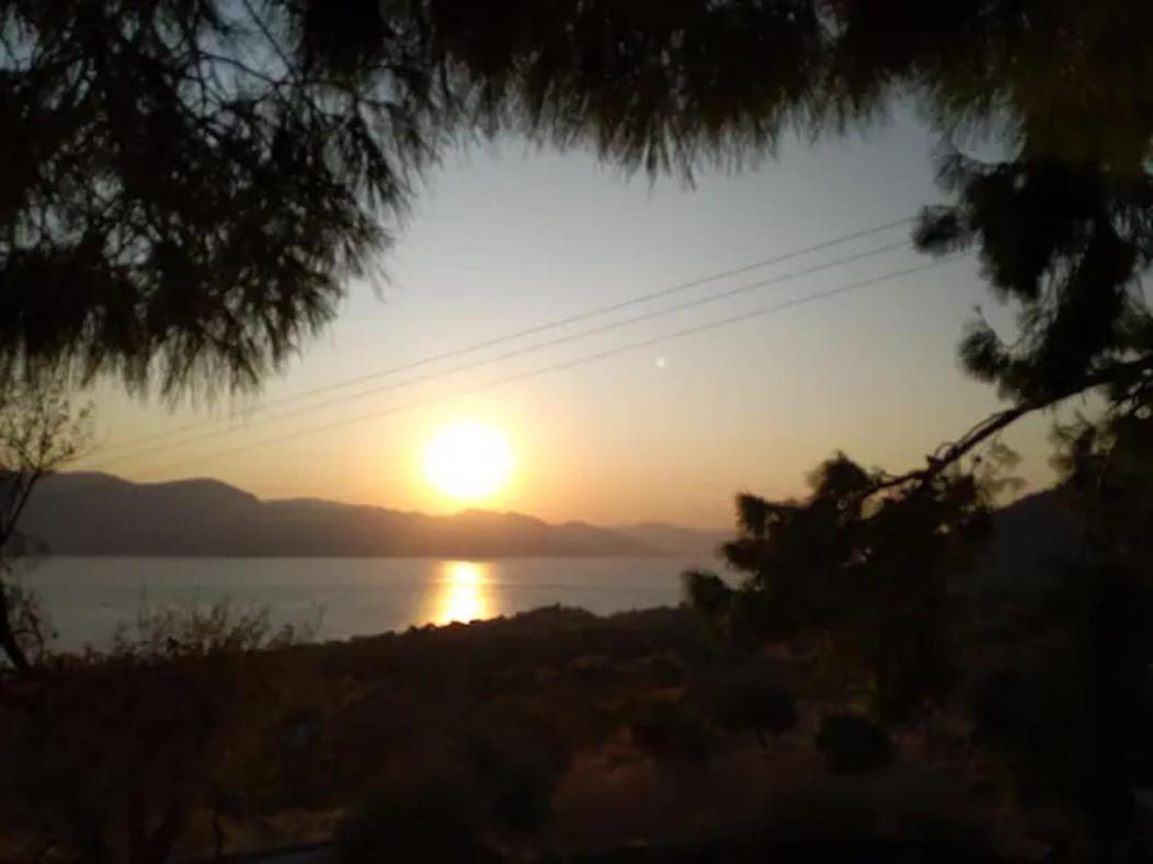 Ξενώνας Αρσινόη- Μεγαλοχωρι -Μέθανα Exterior foto